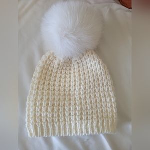 Kyi Kyi Canada Cream Pom Pom Beanie - real fox fur 🦊